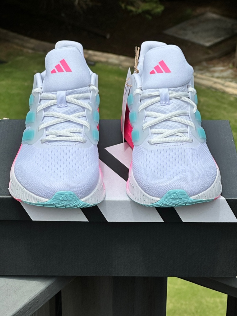 Adidas White UltraRun 5 Low Casual Lifestyle Sneaker Youth 4Y | 5Y | 6Y | 7Y NEW - Picture 4 of 9